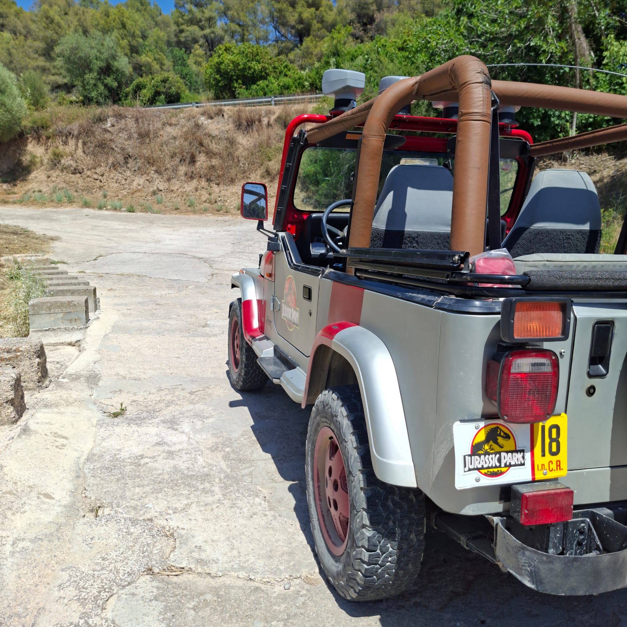 Coches de alquiler - Alquiler – Jeep Jurassic Park - Galería 4